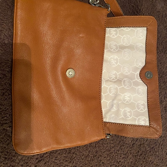 Micheal Kors Purse - Picture 4 of 5